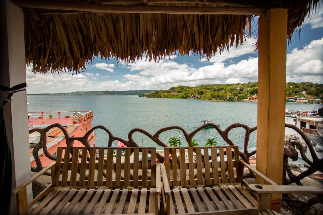Hotel Aurora Flores Buitenkant foto